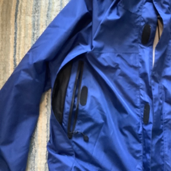 Wind breaker, LL Bean - Picture 8 of 11